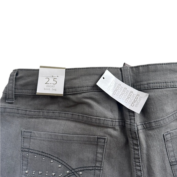 Chico’s Women’s NWT Short Boot Leg Gray Jeans Size 2.5 - Picture 4 of 7
